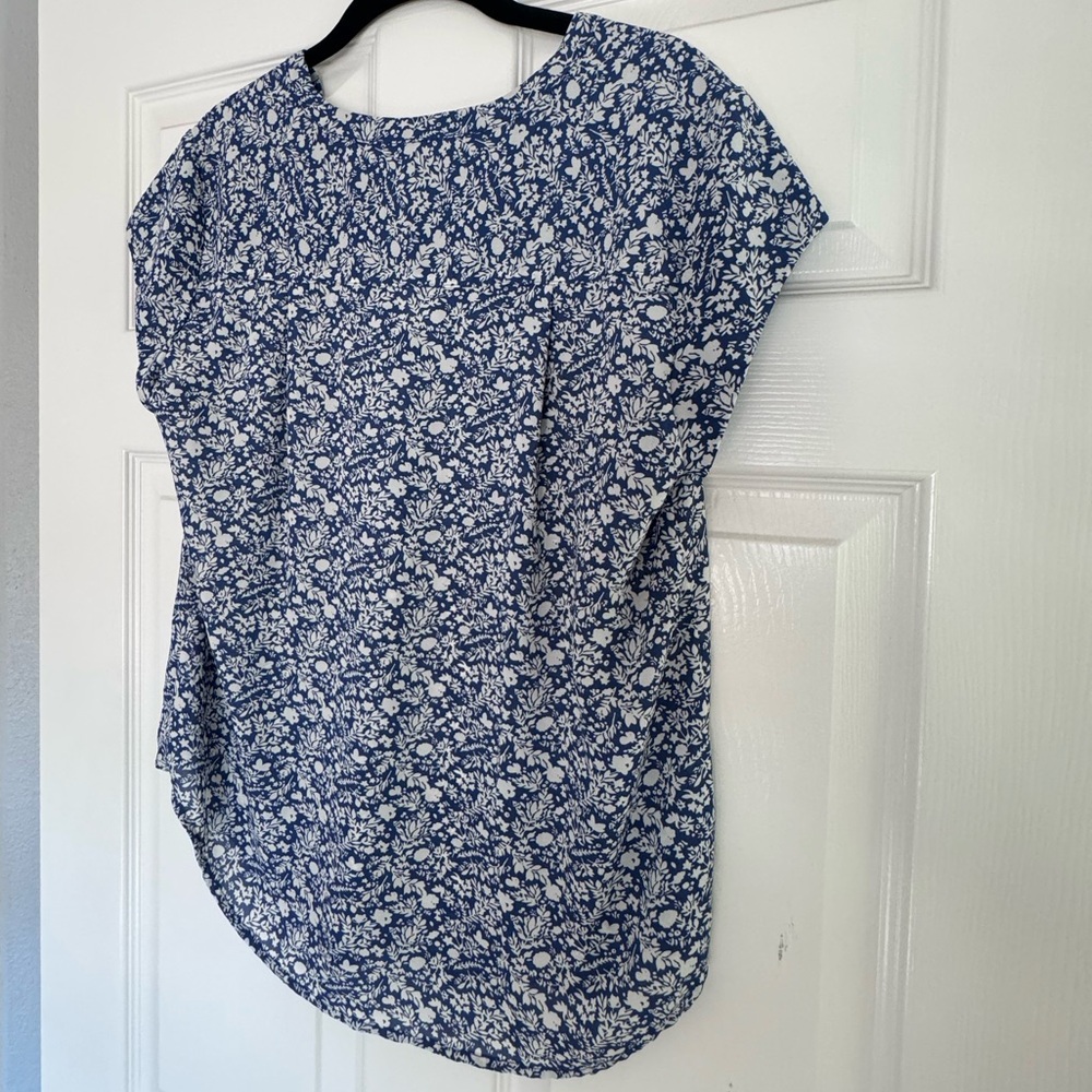 Patterned Blouse - Picture 3 of 10